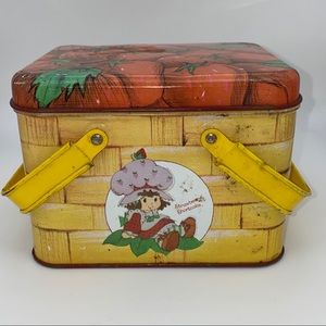 Vintage 1980 Strawberry Shortcake Metal Tin